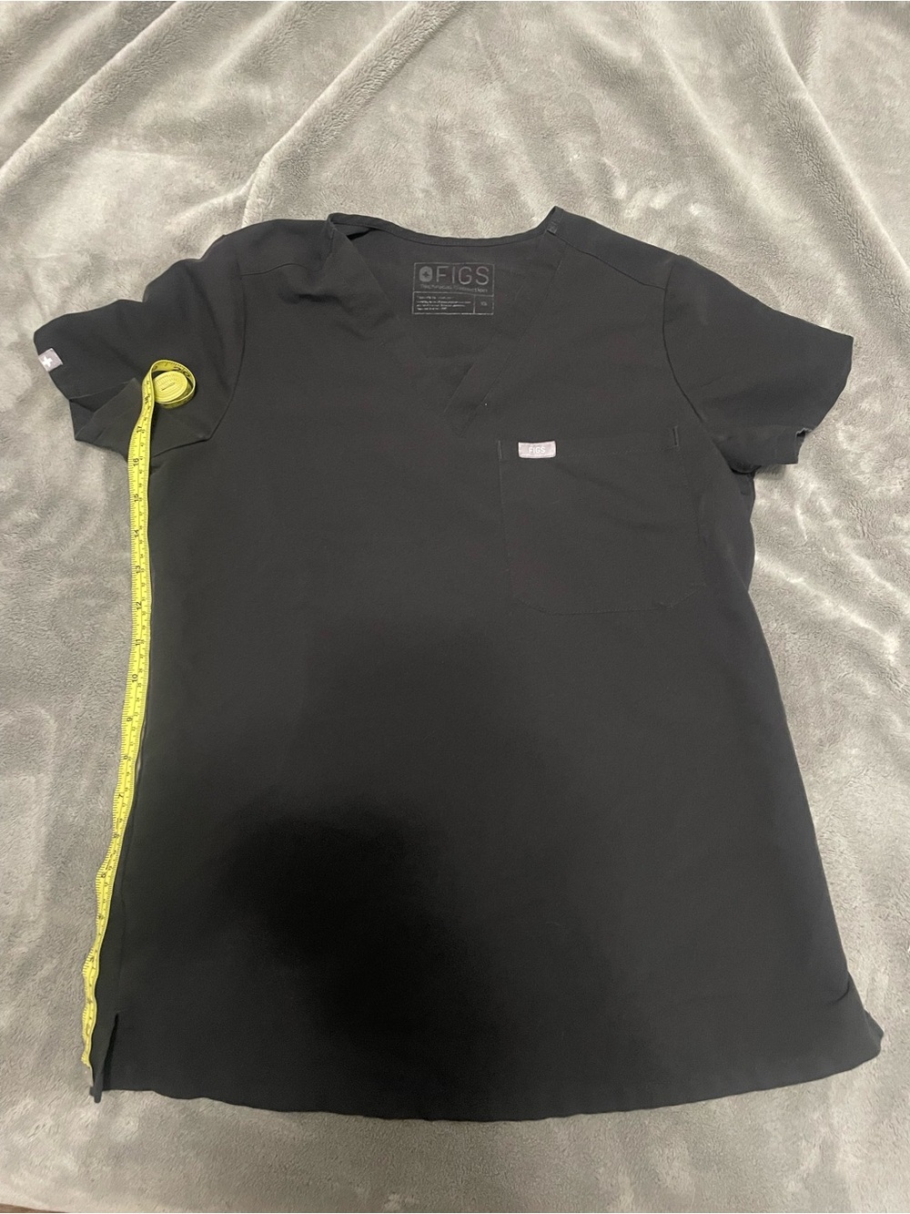 FIGS 3/$20 women’s Black V-Neck Medical Top